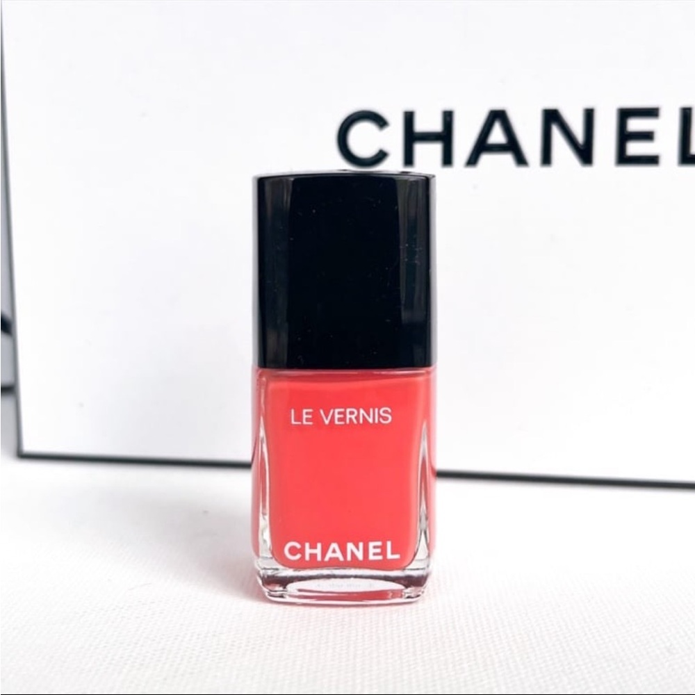 CHANEL Le Vernis Nail Colour - Coralium 562